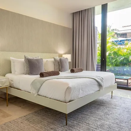 Oceana Luxury Apartment Walk To Beach And Day Club